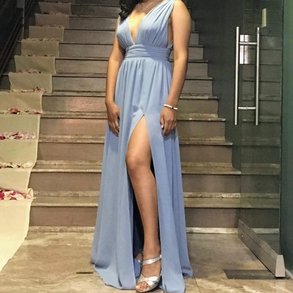 Beautiful Formal Dress - Picture 1 of 2